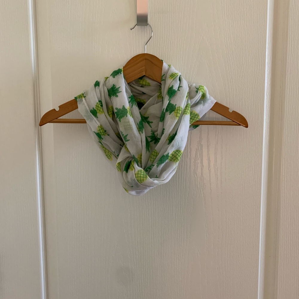Pineapple Infinity Scarf NWOT